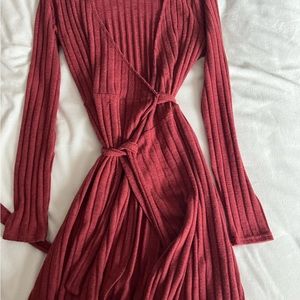 American Eagle Cross dress, red and perfect for valentines day! Super fitting!